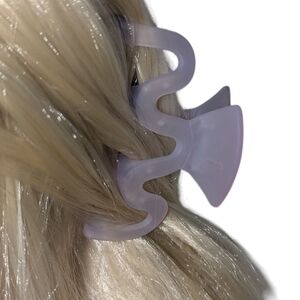 🍁 3/$15 Boutique Pastel Squiggle Hair Clip